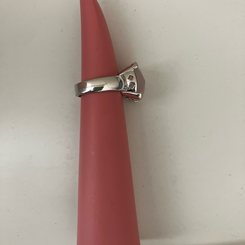 Pink cushion cut ring - Picture 3 of 5